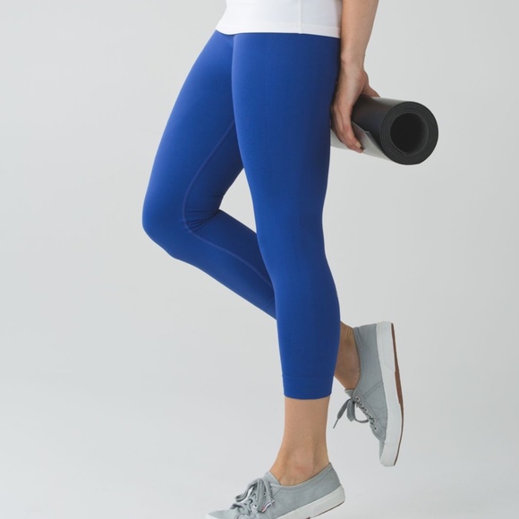 Lululemon Zone In Crop - Picture 1 of 4
